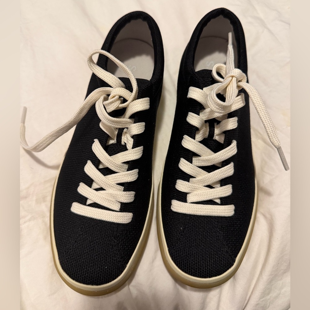 Rothy's Black Lace Up Sneakers with Cream Laces Size 6.5